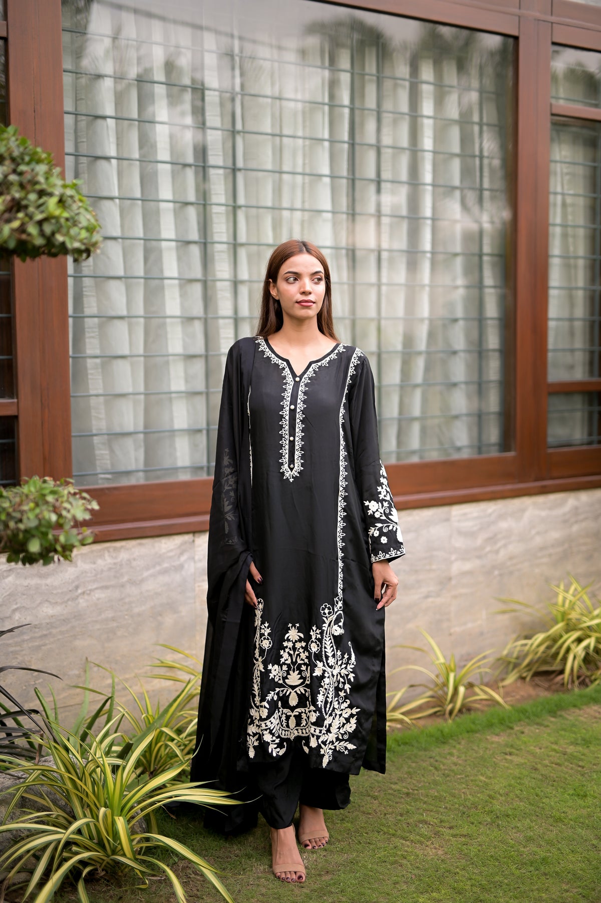 Zar-e-Resham | Premium Embroidered Silk 3-Piece Suit